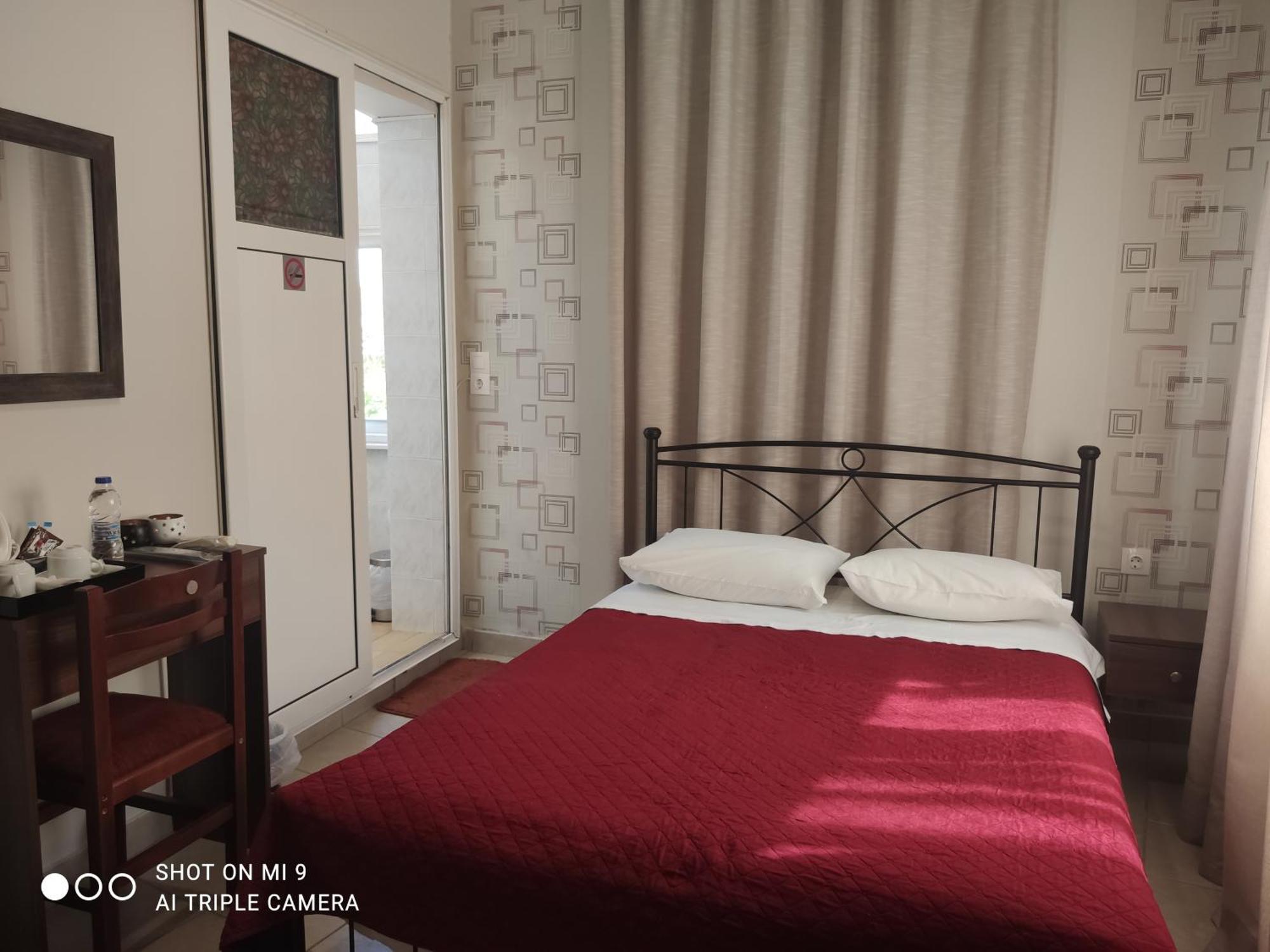 Hotel Trifylia Kyparissia Buitenkant foto
